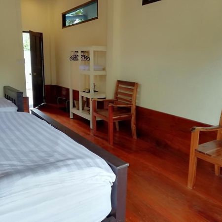 Riverview Bungalows & Gh Muang Ngoi Exteriör bild