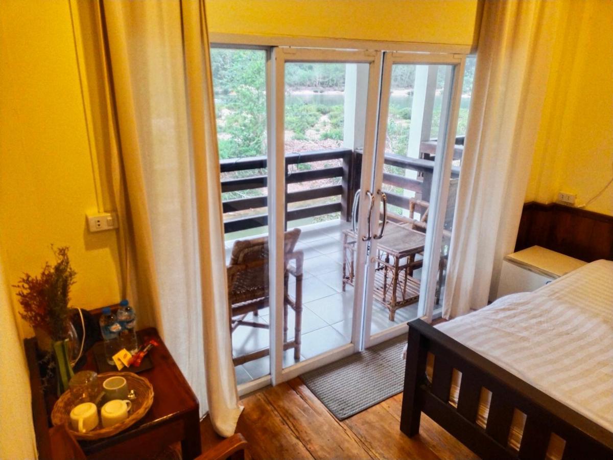 Riverview Bungalows & Gh Muang Ngoi Exteriör bild