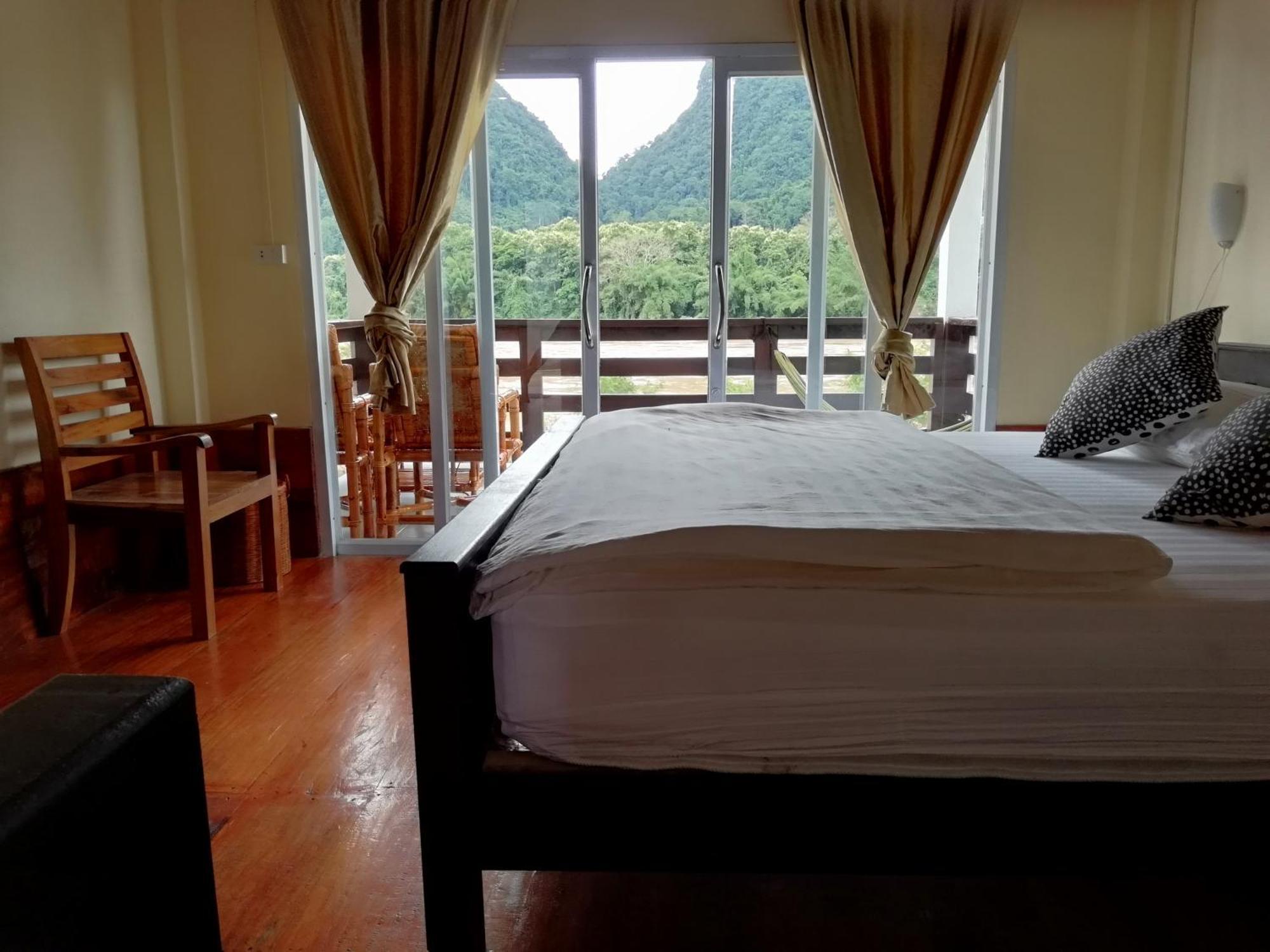 Riverview Bungalows & Gh Muang Ngoi Exteriör bild