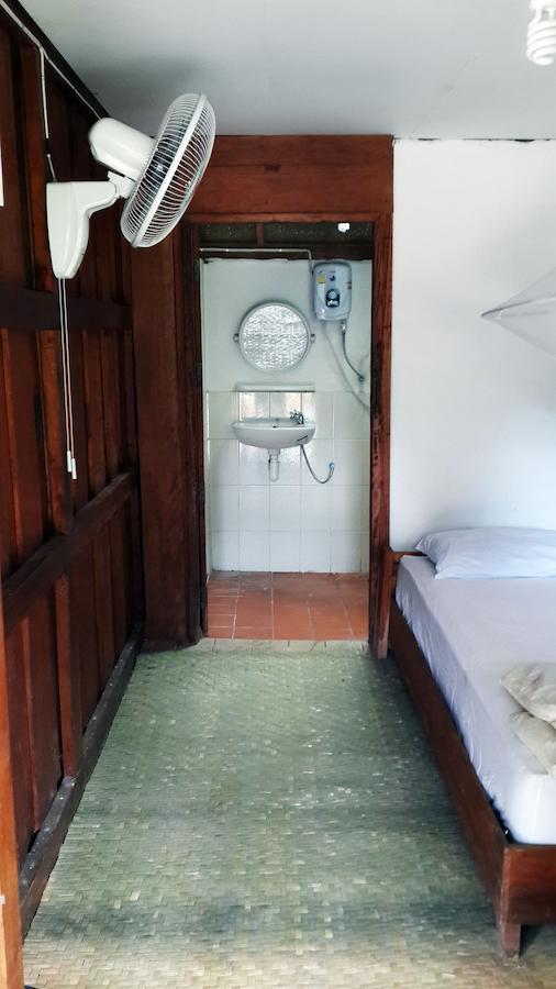 Riverview Bungalows & Gh Muang Ngoi Exteriör bild