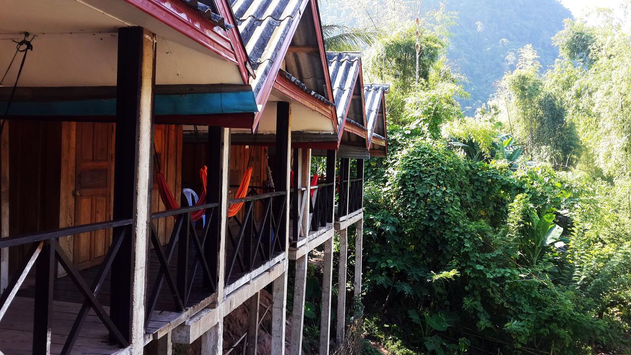 Riverview Bungalows & Gh Muang Ngoi Exteriör bild