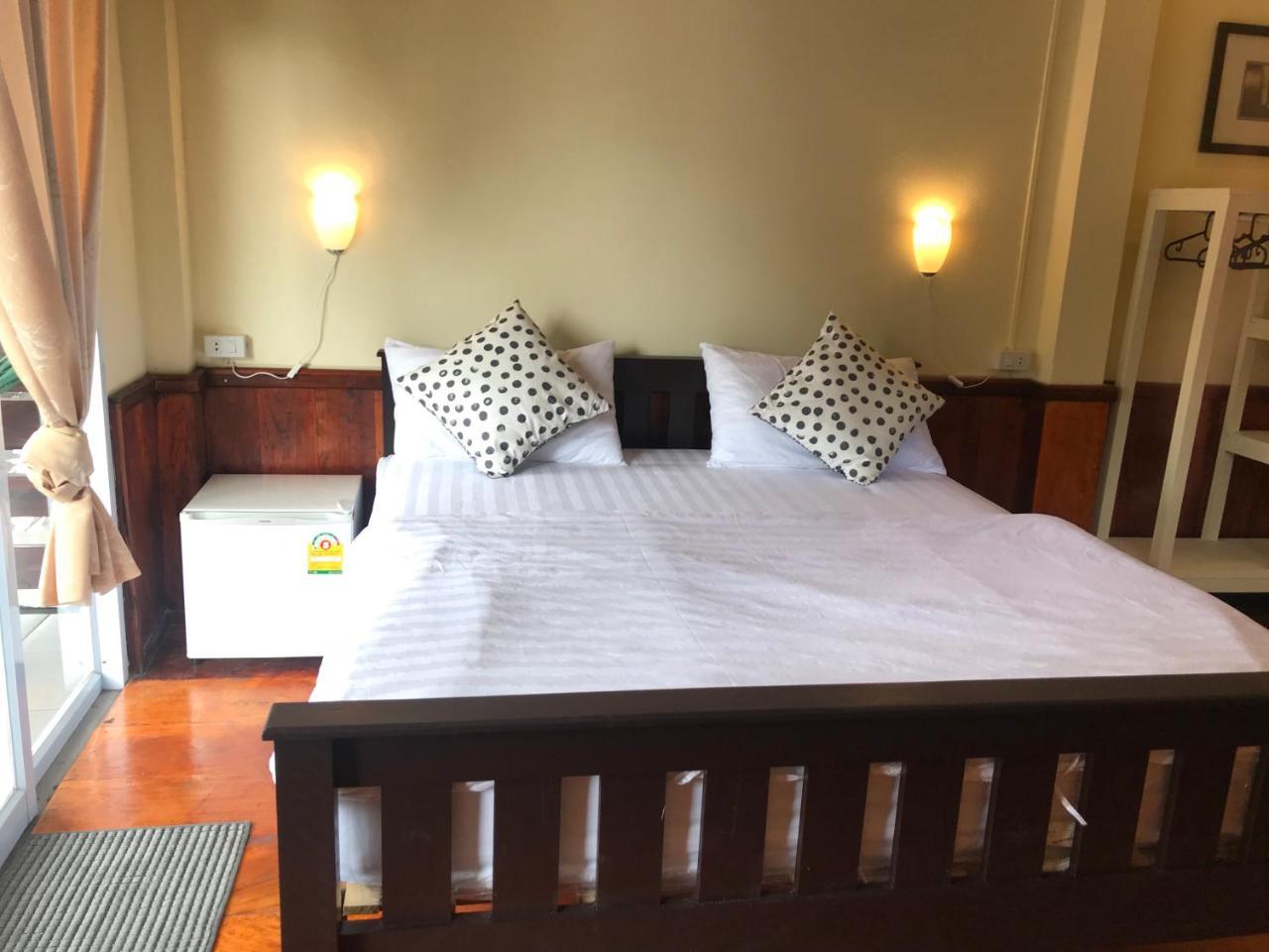 Riverview Bungalows & Gh Muang Ngoi Exteriör bild