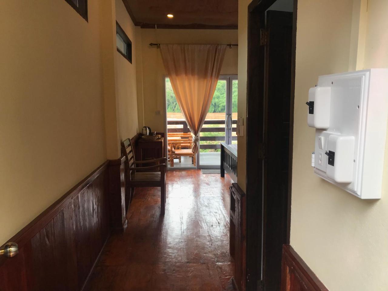 Riverview Bungalows & Gh Muang Ngoi Exteriör bild